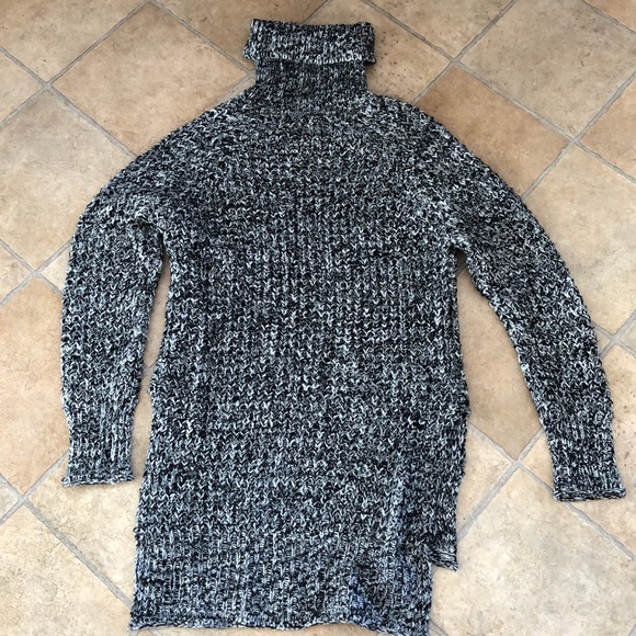 ‘Devoted’ long black/white sweater - Picture 5 of 9